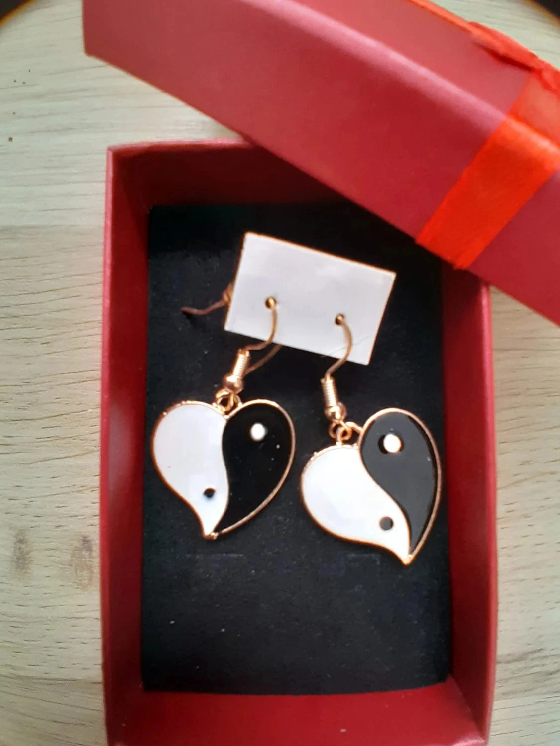Oorbellen, harten, yin en yang, zwart en wit, vergulde – photo 2